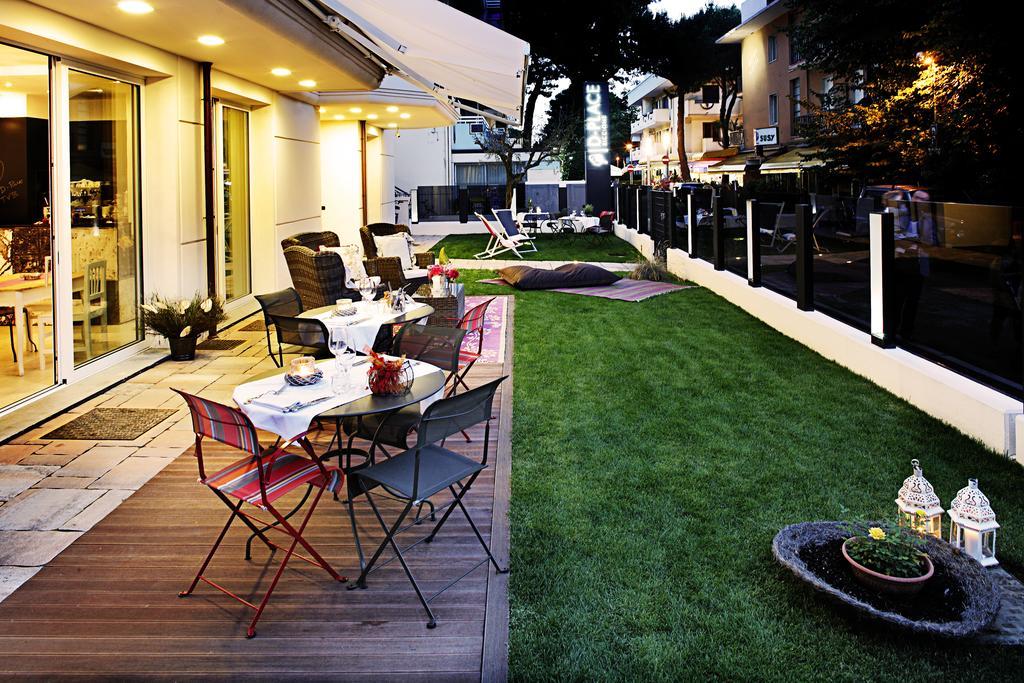 D-Place Hotel&Suite Riccione Buitenkant foto