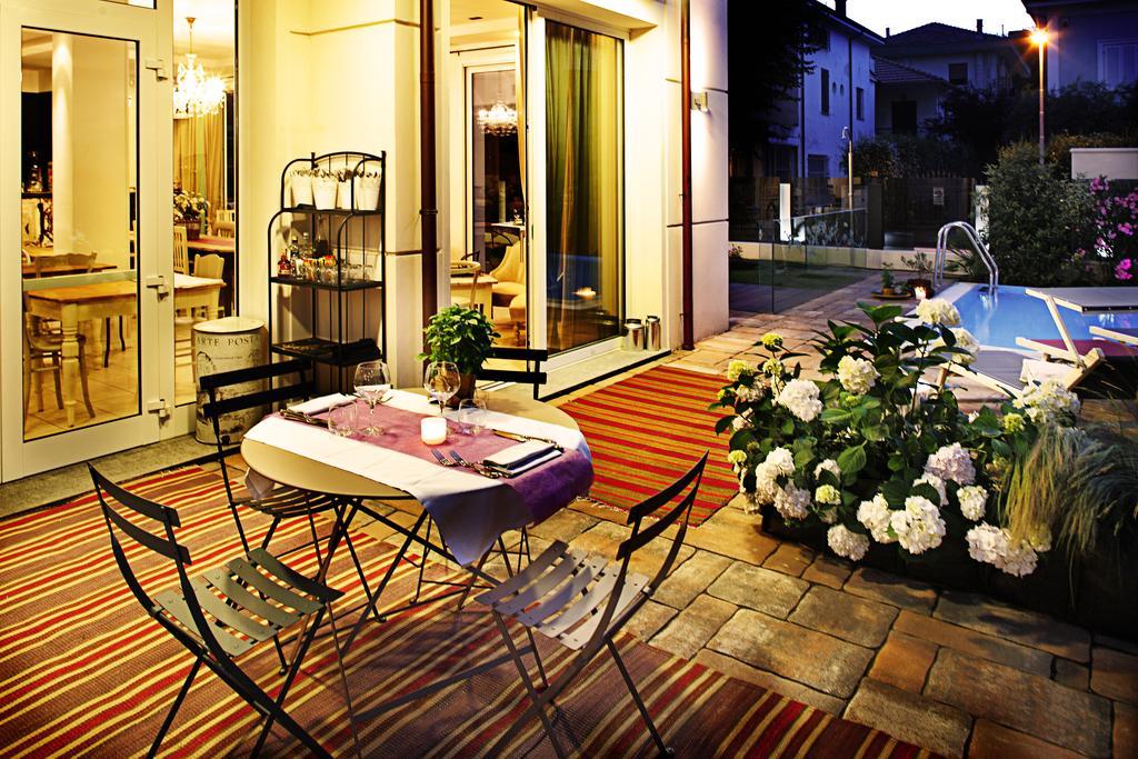 D-Place Hotel&Suite Riccione Buitenkant foto