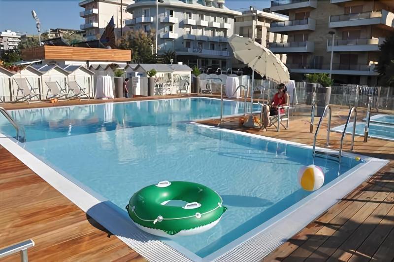 D-Place Hotel&Suite Riccione Buitenkant foto